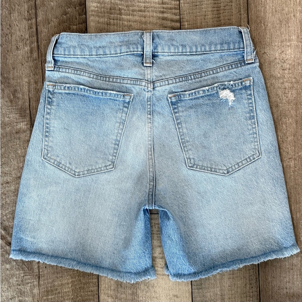 GAP High Rise Cheeky Midi Denim Shorts ~ Size 26/2 - Picture 2 of 4